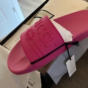 Gucci Slides - Fuscia